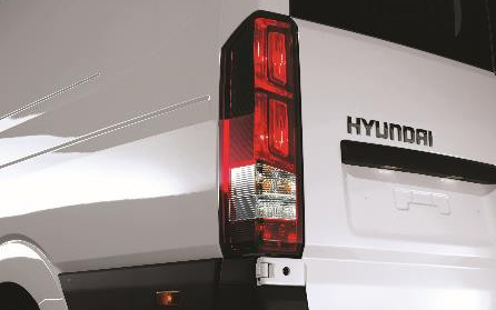Cụm đèn hậu thiết kế hiện đại Hyundai Solati H350 2018