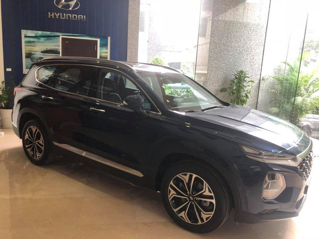 Hyundai Santa Fe thế hệ mới xuất hiện tại Hà Nội trước thời điểm ra mắt